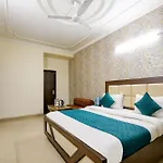 Room In Bb - Hotel Mayank Residency