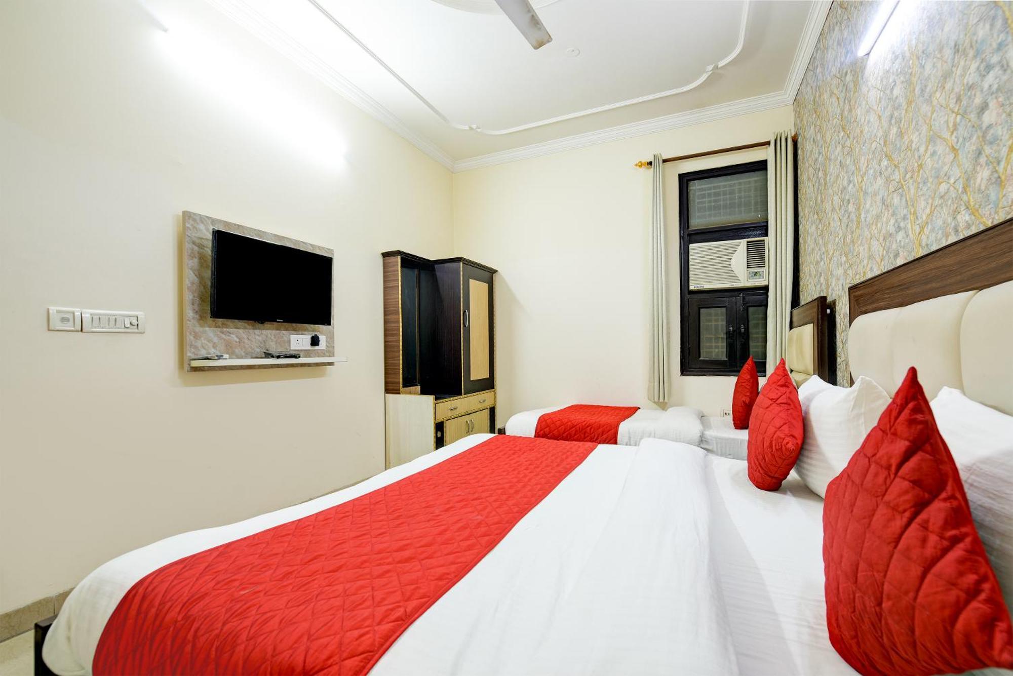 In Bb - Mayank Residency Guest house New Delhi