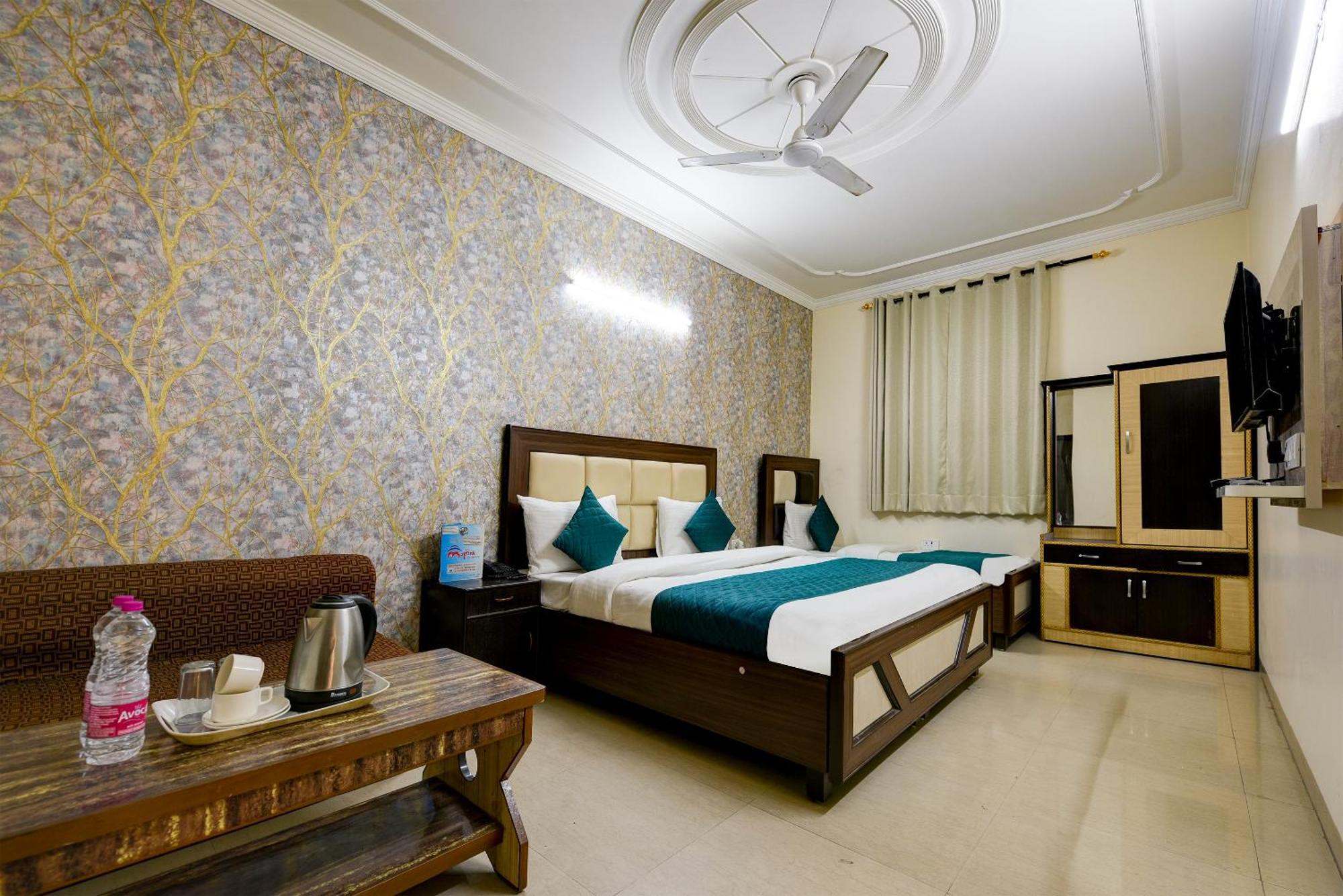 In Bb - Mayank Residency * New Delhi